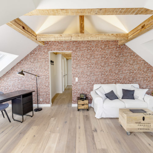 0711 Lodging | Loft style - 2-Zimmer Apartment mit offenem Dachgebälk